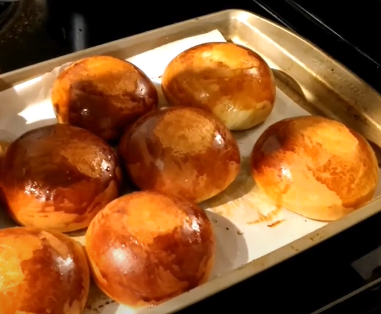 Macacha Coco (Stuffed Sweet Coconut Bun) Recipe